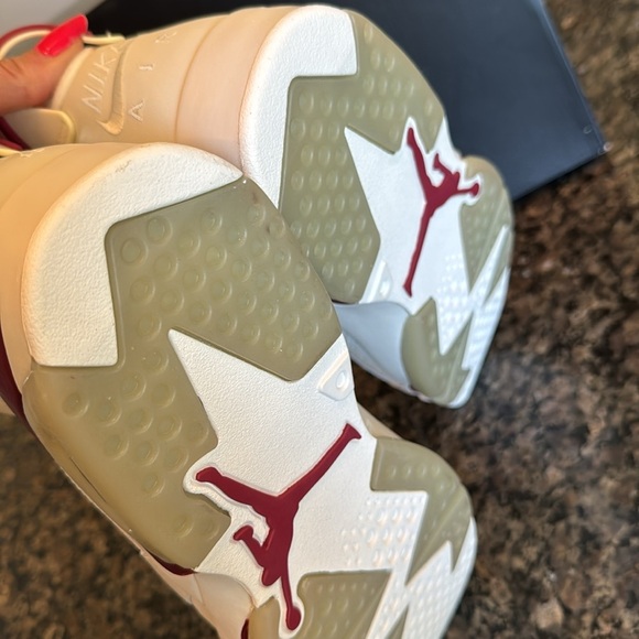 Air Jordan 6 Retro 2015 White and Maroon Sneakers 10.5 like new - Picture 10 of 16